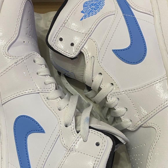 Jordan High-Top Sneakers in White and Blue - Picture 3 of 3
